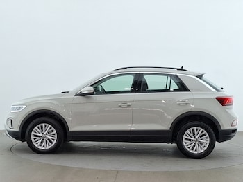 Used Volkswagen T-Roc 2023 for sale - 79144232: Photo