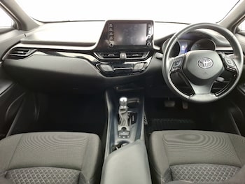 Used Toyota C-HR 2021 for sale - 76915536: Photo