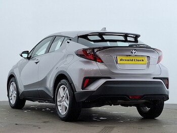 Used Toyota C-HR 2021 for sale - 76915536: Photo