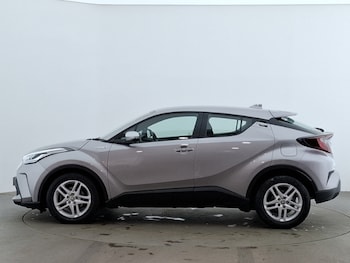 Used Toyota C-HR 2021 for sale - 76915536: Photo