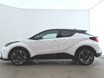 Used Toyota C-HR 2023 for sale - 78654181: Photo