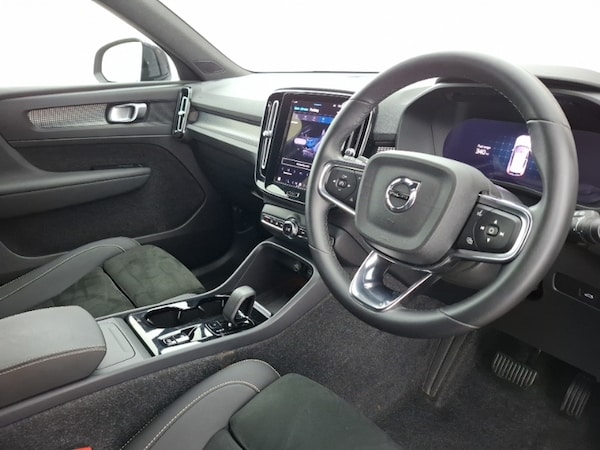Used Volvo XC40 2024 for sale - 76237952: Photo 12
