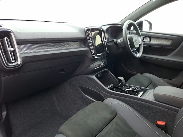 Used Volvo XC40 2024 for sale - 76237952: Photo 5