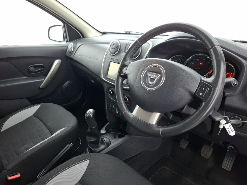 Used Dacia Sandero Stepway 2016 for sale - 76392918: Photo 12