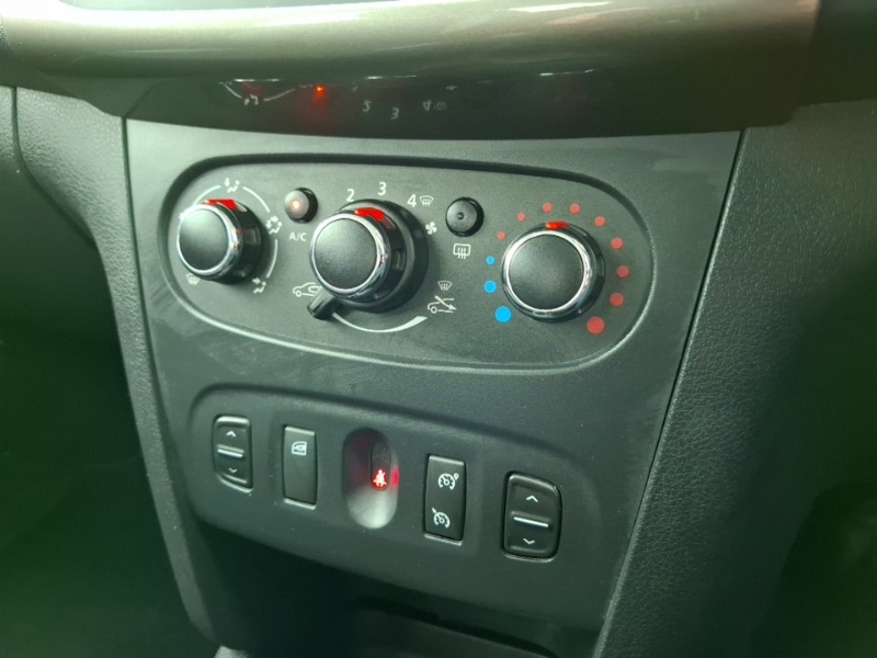 Used Dacia Sandero Stepway 2016 for sale - 76392918: Photo 16