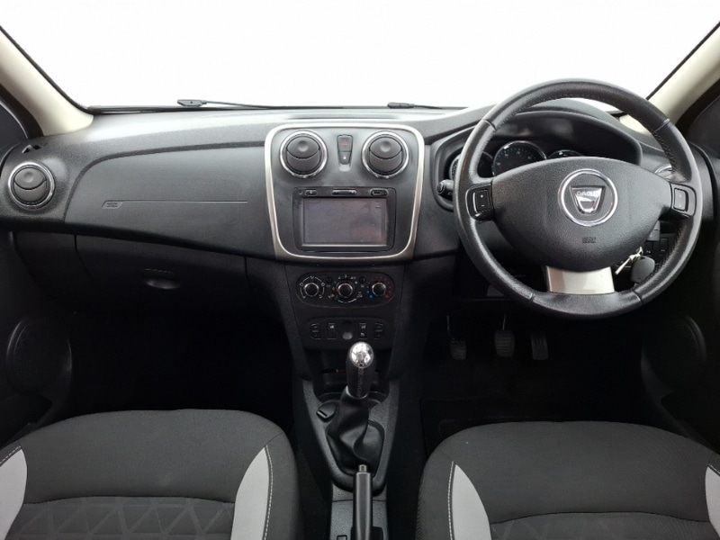 Used Dacia Sandero Stepway 2016 for sale - 76392918: Photo 2