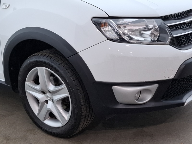 Used Dacia Sandero Stepway 2016 for sale - 76392918: Photo 9