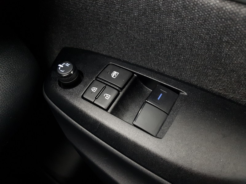 Used Toyota Yaris 2020 for sale - 76129736: Photo 19