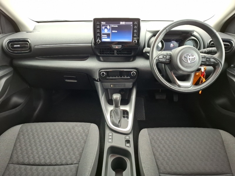 Used Toyota Yaris 2022 for sale - 77948107: Photo 2