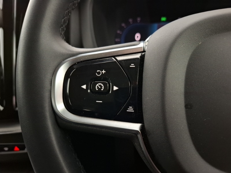 Used Volvo XC60 2023 for sale - 77265080: Photo 14