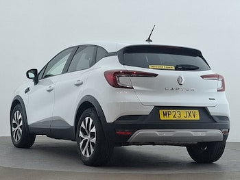 Used Renault Captur 2023 for sale - 78283500: Photo