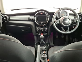 Used MINI Hatch 2019 for sale - 79243350: Photo