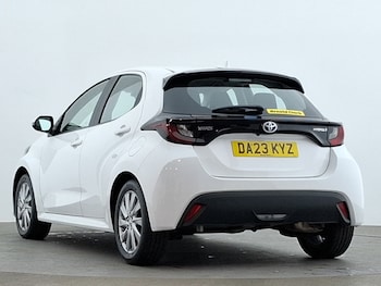 Used Toyota Yaris 2023 for sale - 78527177: Photo