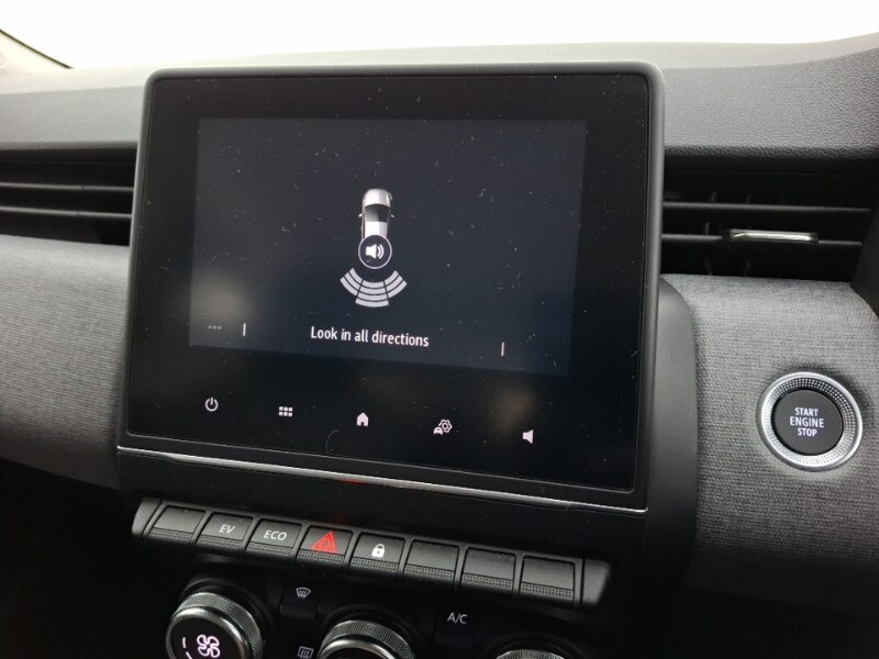 Used Renault Clio 2025 for sale - 77453879: Photo 11