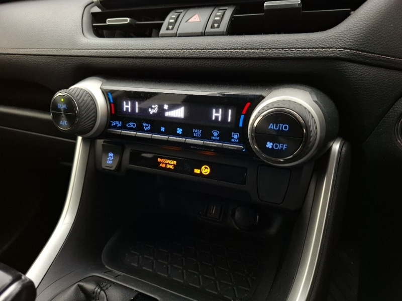 Used Toyota RAV4 2020 for sale - 76543358: Photo 16