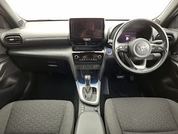 Used Toyota Yaris Cross 2022 for sale - 76237984: Photo 2