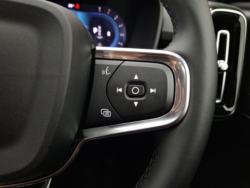 Used Volvo XC40 2024 for sale - 76683409: Photo 15