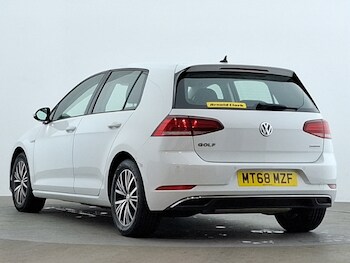 Used Volkswagen Golf 2018 for sale - 78342325: Photo