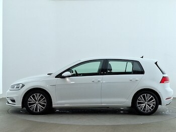 Used Volkswagen Golf 2018 for sale - 78342325: Photo