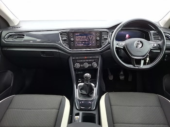 Used Volkswagen T-Roc 2019 for sale - 76579474: Photo