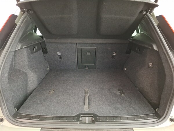 Used Volvo XC40 2024 for sale - 76268932: Photo 8