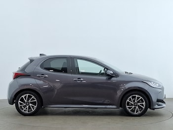 Used Toyota Yaris 2022 for sale - 77565727: Photo