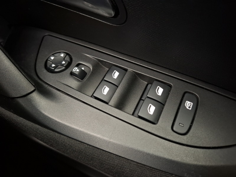 Used Peugeot 2008 2020 for sale - 77352361: Photo 19