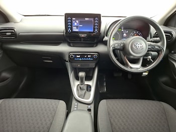 Used Toyota Yaris 2023 for sale - 78567654: Photo