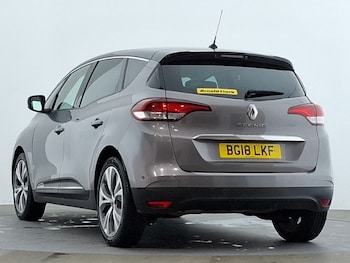 Used Renault Scenic 2018 for sale - 77721884: Photo