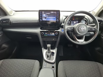 Used Toyota Yaris Cross 2023 for sale - 79044369: Photo