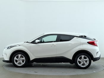 Used Toyota C-HR 2017 for sale - 78369043: Photo