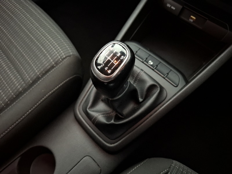 Used Kia Stonic 2021 for sale - 76583546: Photo 13