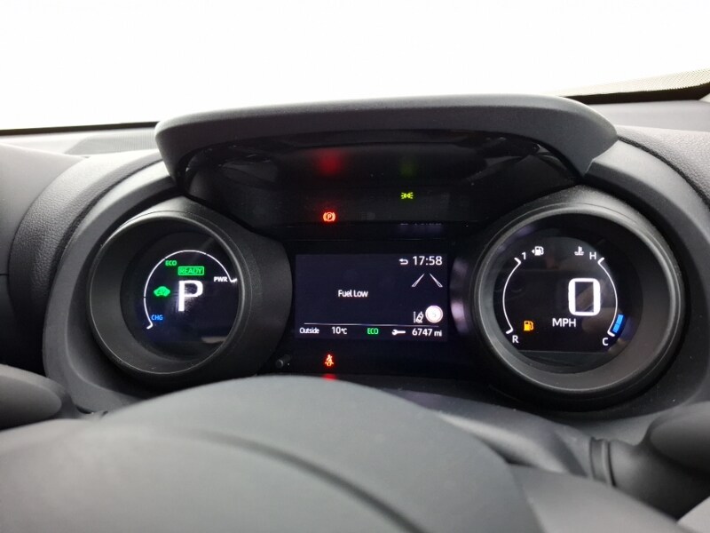 Used Toyota Yaris Cross 2022 for sale - 77076135: Photo 10