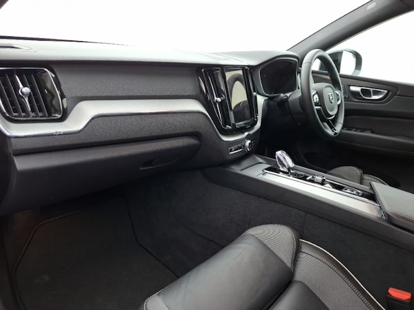 Used Volvo XC60 2024 for sale - 76289242: Photo 5