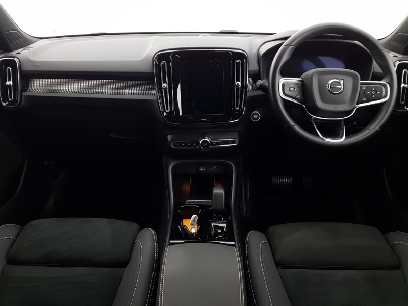 Used Volvo XC40 2024 for sale - 75976894: Photo 2
