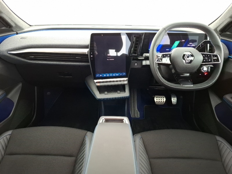 Used Renault Scenic E-Tech 2025 for sale - 76465438: Photo 2