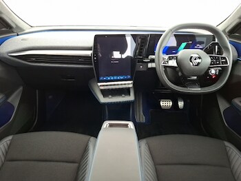 Used Renault Scenic E-Tech 2025 for sale - 76465438: Photo