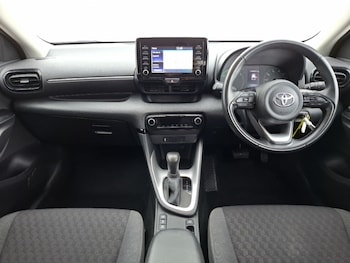 Used Toyota Yaris 2023 for sale - 77405443: Photo