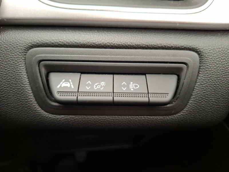 Used Renault Captur 2020 for sale - 76325503: Photo 19