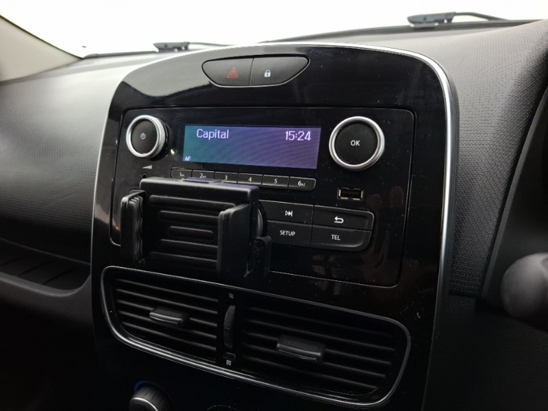 Used Renault Clio 2018 for sale - 77329636: Photo 11