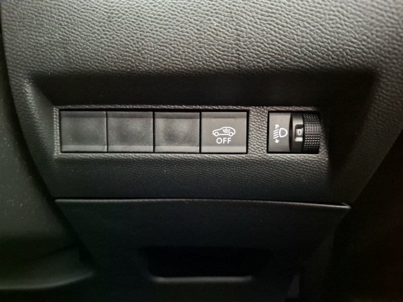 Used Peugeot 2008 2023 for sale - 77948105: Photo 18