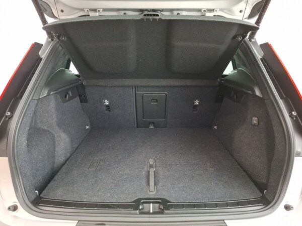 Used Volvo XC40 2024 for sale - 76289260: Photo 8
