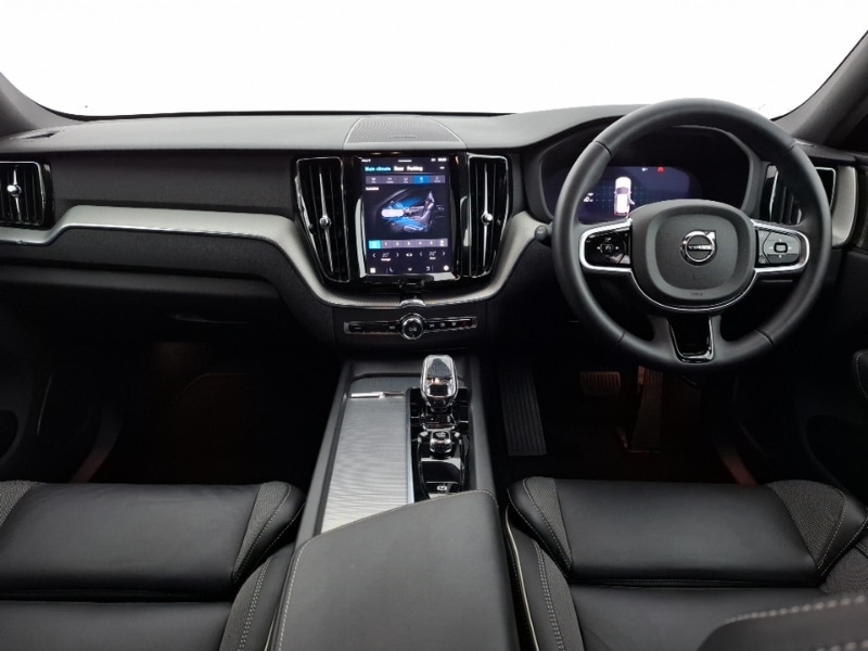 Used Volvo XC60 2024 for sale - 77201819: Photo 2