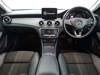 Used Mercedes-Benz GLA 2019 for sale - 78342356: Photo
