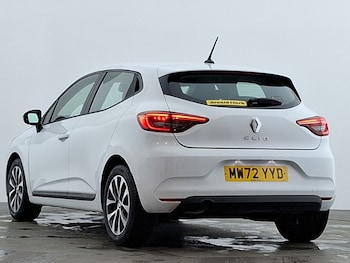 Used Renault Clio 2023 for sale - 76321617: Photo