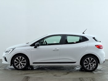 Used Renault Clio 2023 for sale - 76321617: Photo