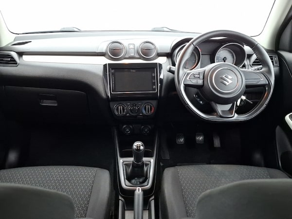 Used Suzuki Swift 2017 for sale - 76289232: Photo 2