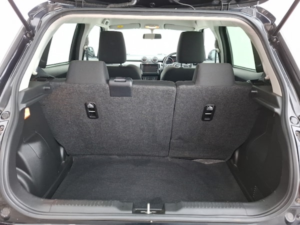 Used Suzuki Swift 2017 for sale - 76289232: Photo 8