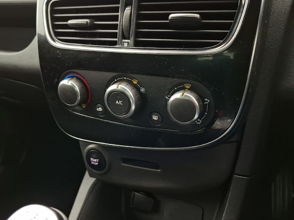 Used Renault Clio 2019 for sale - 76325494: Photo 16