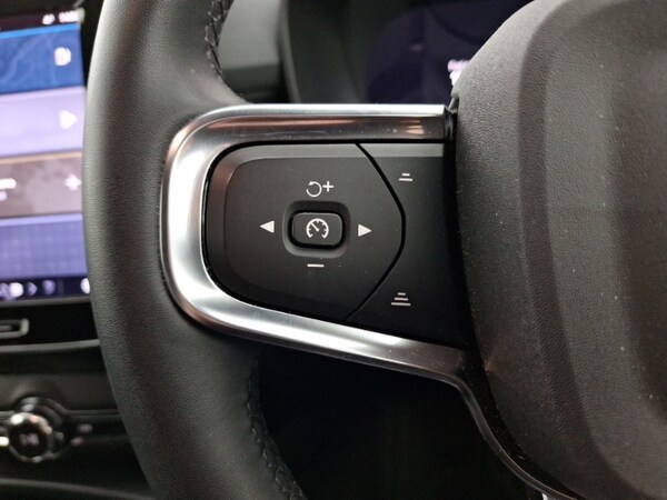 Used Volvo XC40 2023 for sale - 75640592: Photo 14